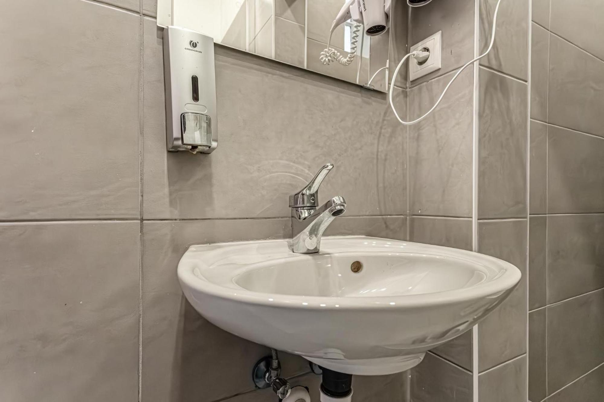 Lovely 1Br Apt. Near Akh Hospital Wiedeń Zewnętrze zdjęcie